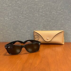 Ray-Ban Black Wayfarer Sunglasses with Case
